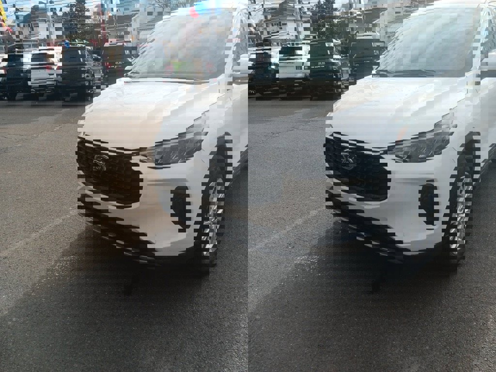 Certified 2023 Ford Escape Active w/ Tech Pack #2 image 5