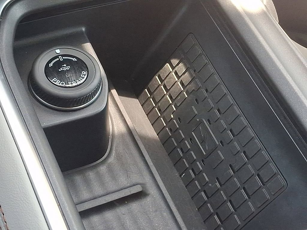 Certified 2025 Ford Expedition Active AWD/4WD image 27