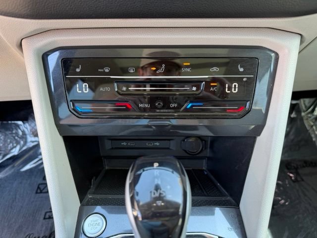 Used 2023 Volkswagen Tiguan SE w/ Panoramic Sunroof Package FWD image 21