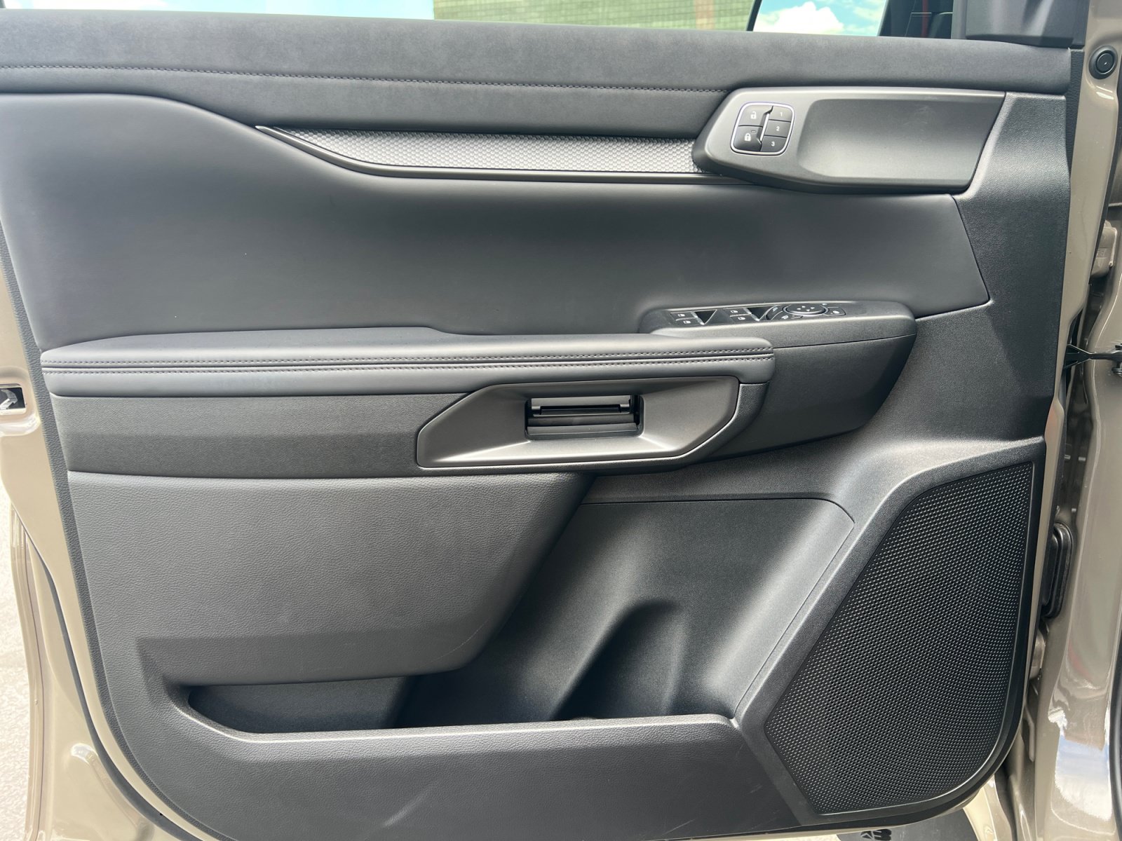 Certified 2025 Ford Ranger Raptor AWD/4WD image 10