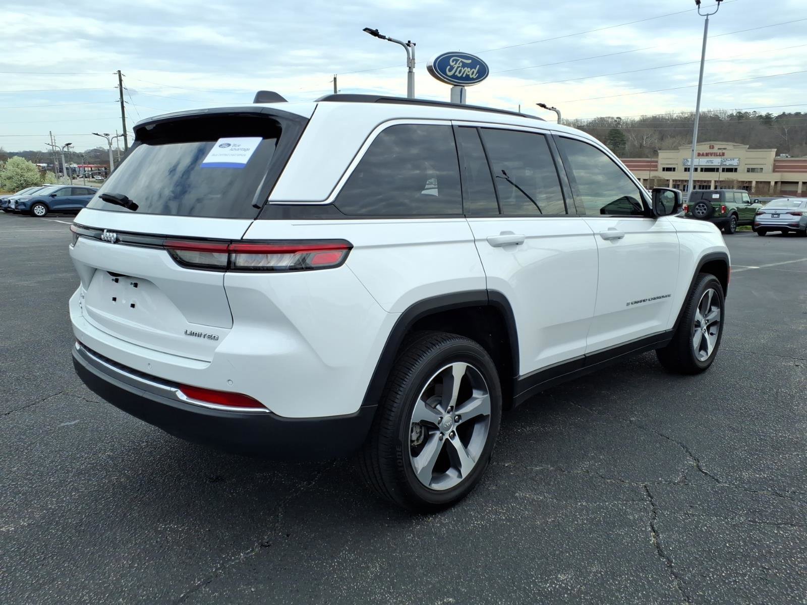 Used 2024 Jeep Grand Cherokee Limited w/ Trailer Tow Package image 5