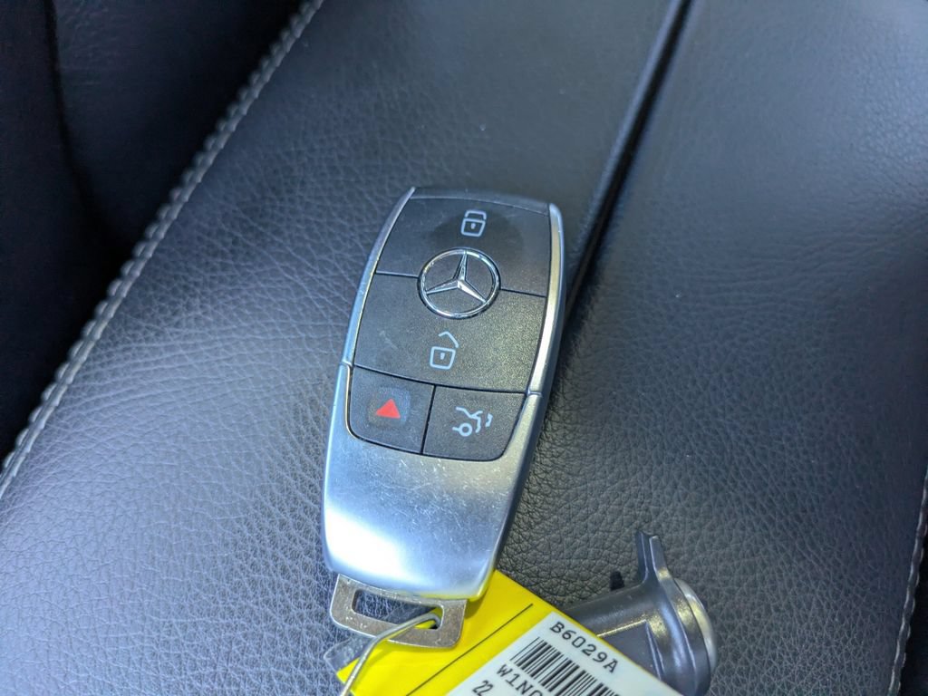 Used 2022 Mercedes-Benz GLC 300 image 28