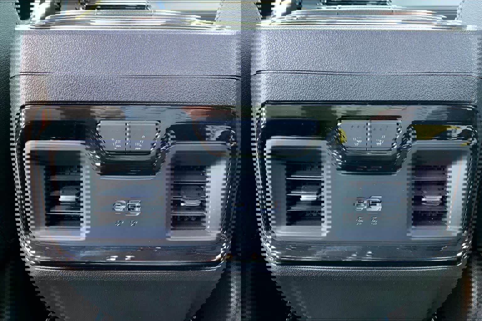 Used 2024 GMC Sierra 1500 AT4 w/ Technology Package image 34