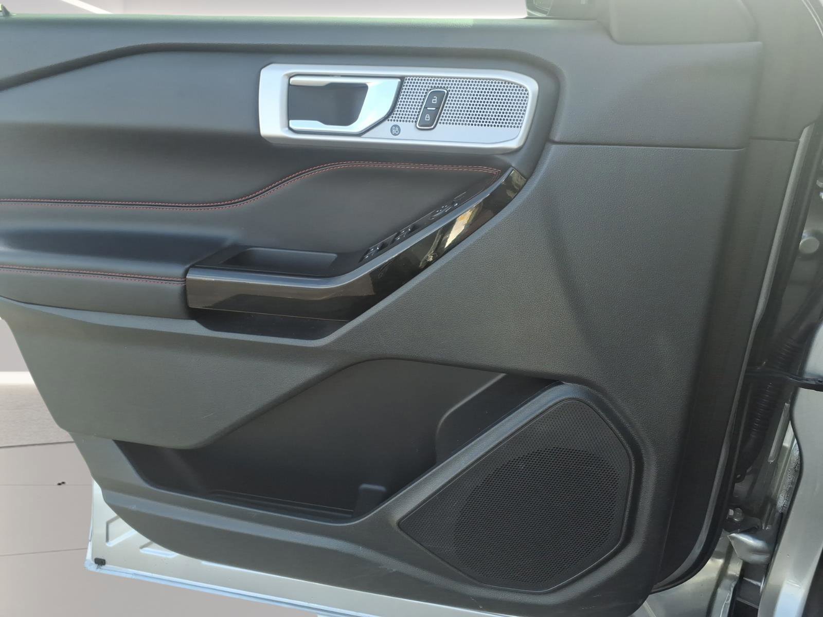 Certified 2023 Ford Explorer ST-Line w/ Class IV Trailer Tow Package image 12