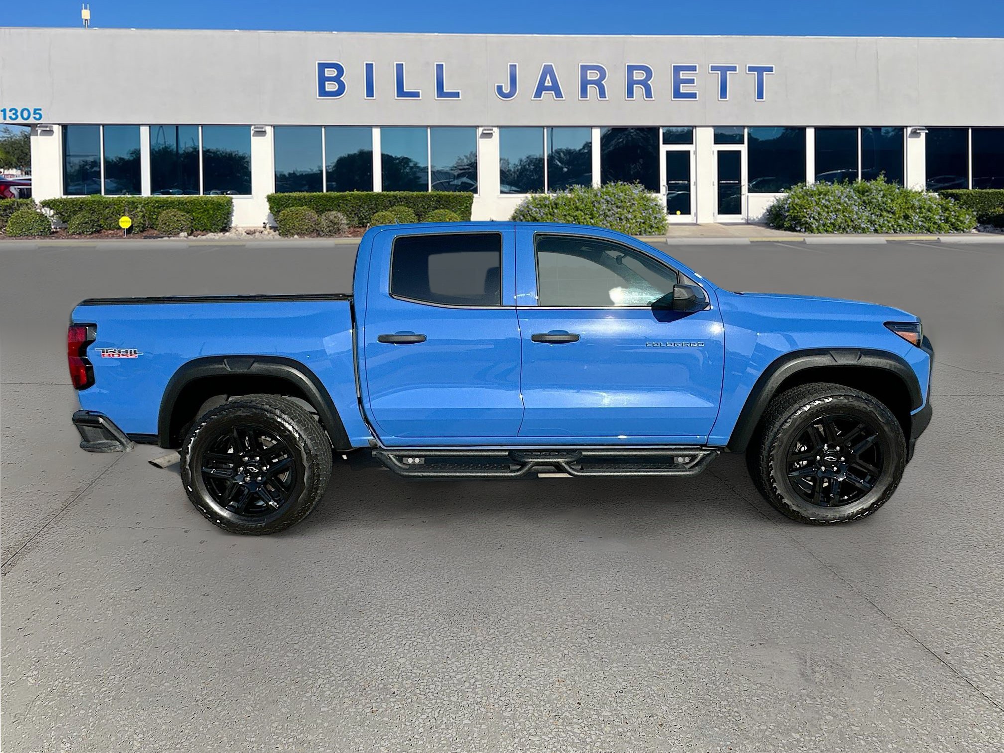 Used 2025 Chevrolet Colorado Trail Boss AWD/4WD image 8