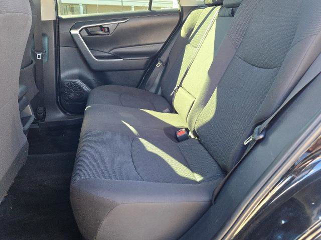 Used 2019 Toyota RAV4 LE image 17