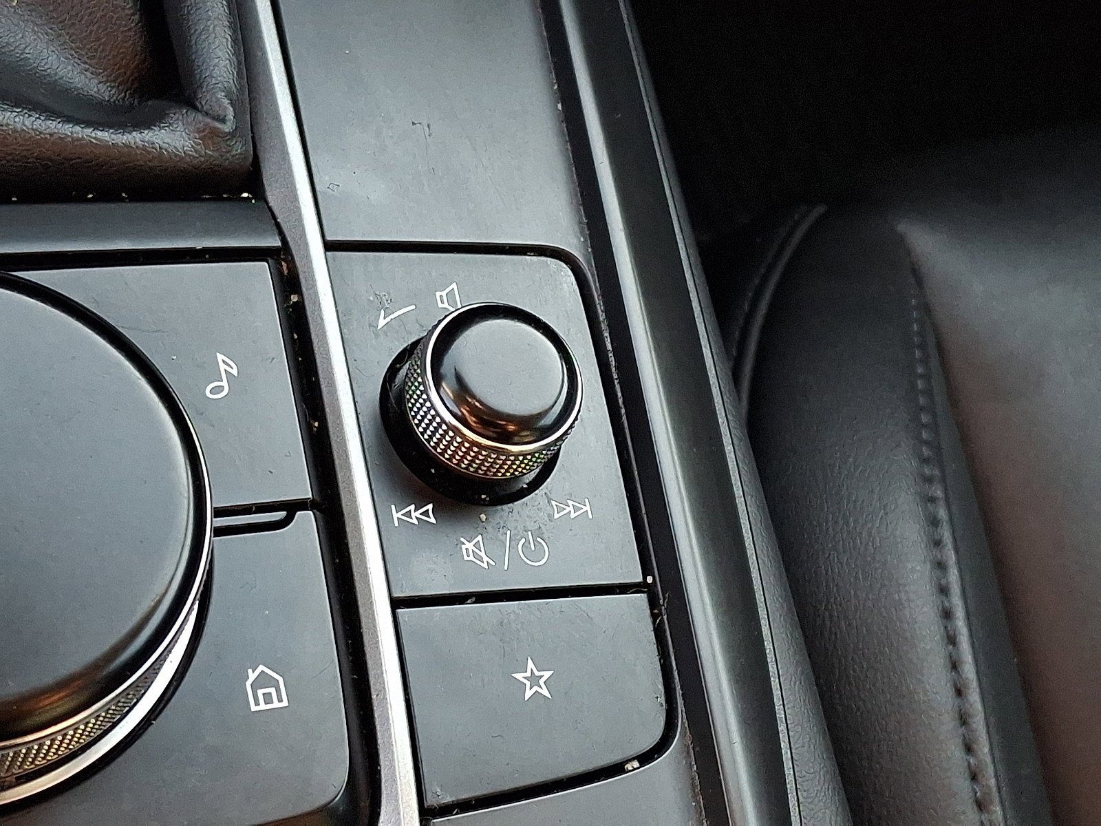 Used 2021 MAZDA CX-30 AWD 2.5 S w/ Select Package image 21