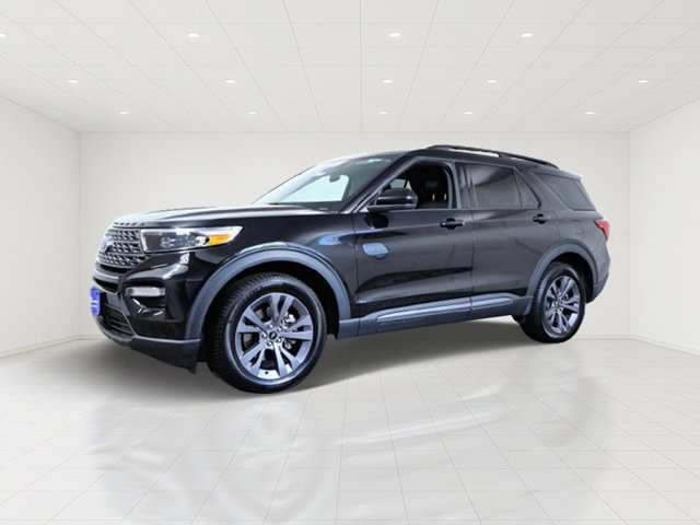 Certified 2023 Ford Explorer XLT w/ Equipment Group 202A AWD/4WD image 2