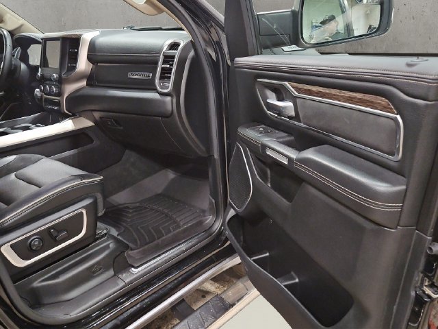 Used 2020 RAM 1500 Laramie AWD/4WD image 19