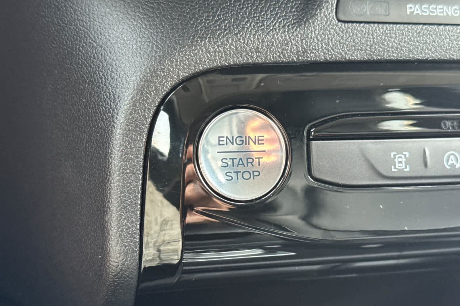 Certified 2025 Ford Escape Platinum AWD/4WD image 23