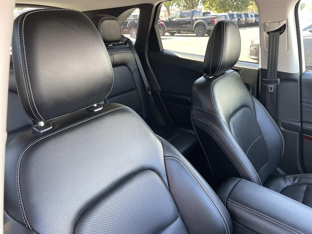 Certified 2022 Ford Escape SEL AWD/4WD image 37
