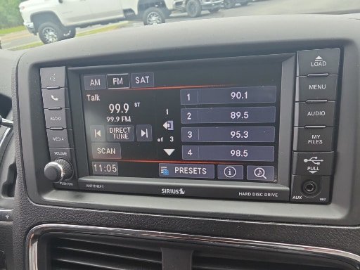 Used 2020 Dodge Grand Caravan SE w/ UConnect Hands-Free Group FWD image 4