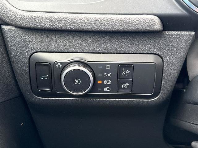 Certified 2025 Ford Escape Platinum AWD/4WD image 24
