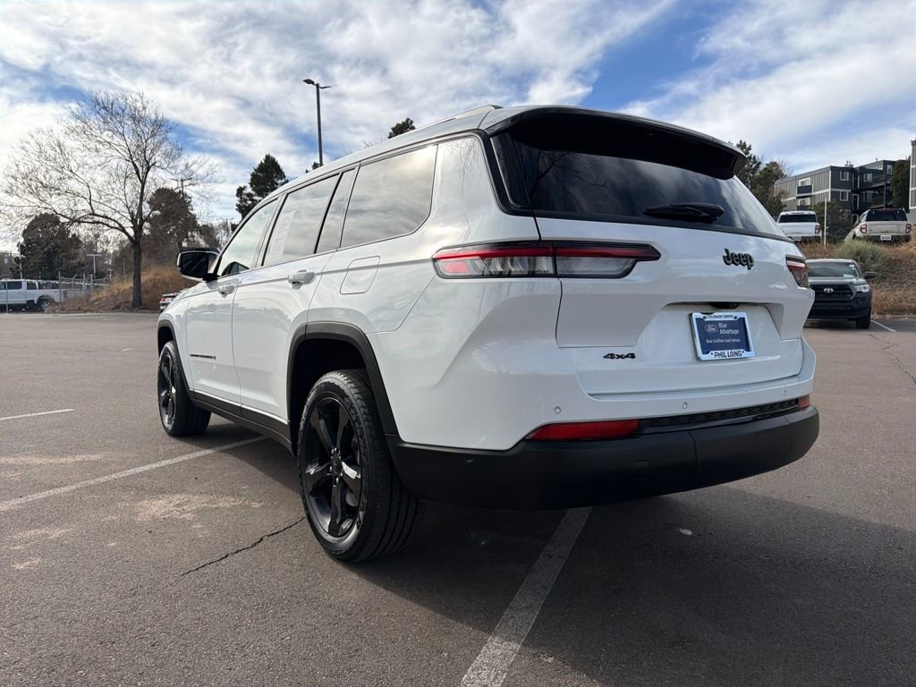 Used 2023 Jeep Grand Cherokee L Laredo image 3