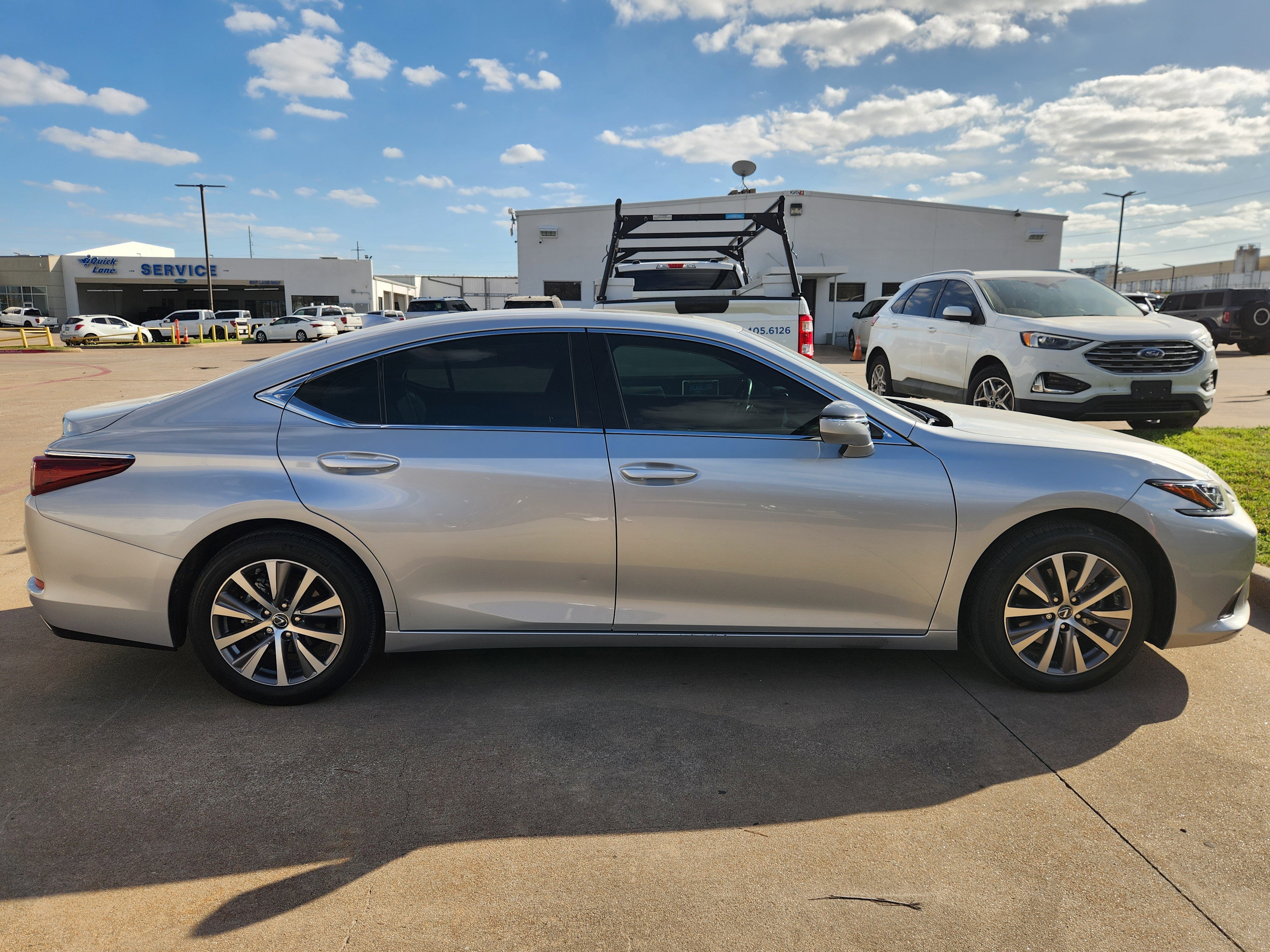 Used 2020 Lexus ES 350 w/ Premium Package image 4