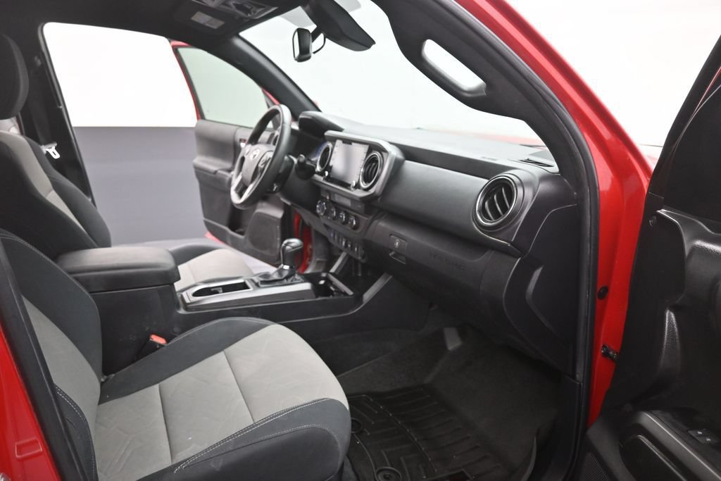 Used 2023 Toyota Tacoma TRD Off-Road w/ Technology Package AWD/4WD image 24