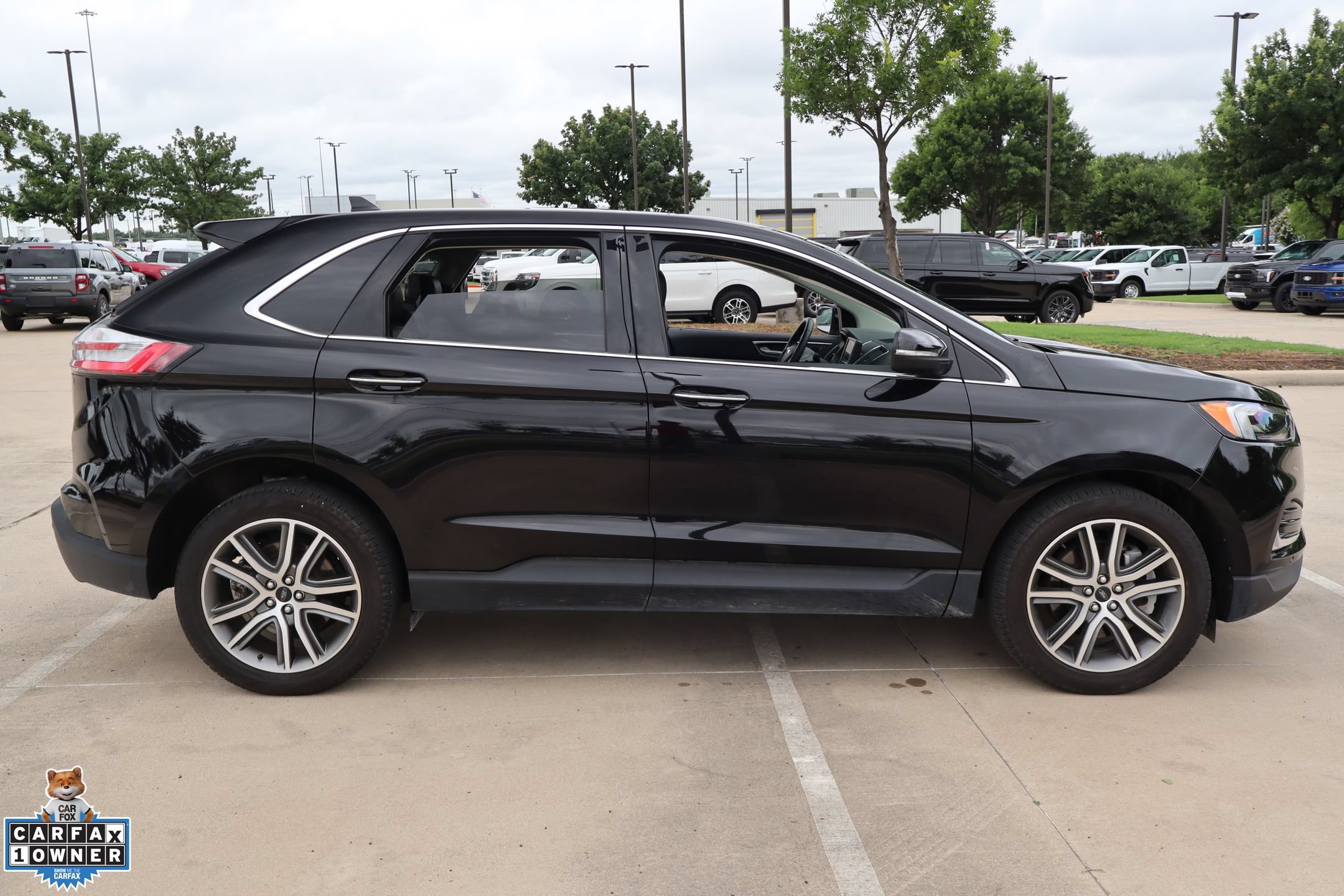 Certified 2024 Ford Edge Titanium w/ Equipment Group 301A AWD/4WD image 2