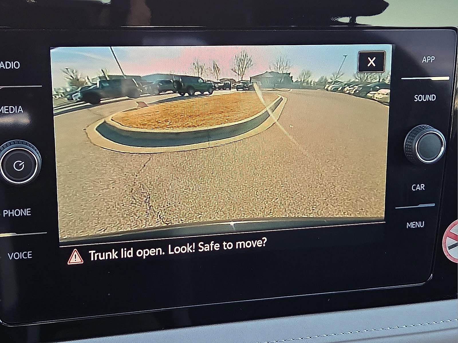 Used 2025 Volkswagen Taos SE image 16