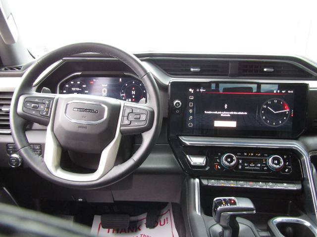 Used 2023 GMC Sierra 1500 Denali w/ Technology Package AWD/4WD image 5
