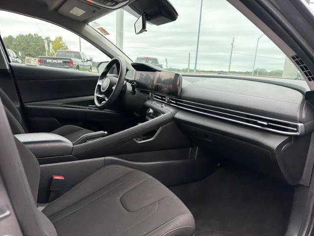 Used 2024 Hyundai Elantra SEL FWD image 9