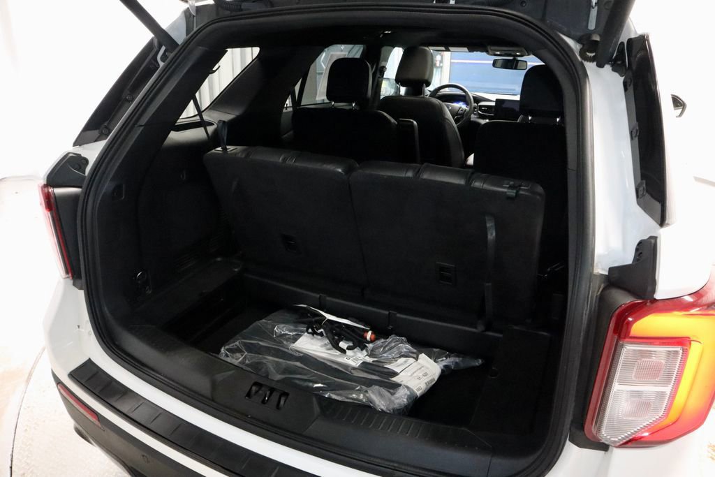 Certified 2023 Ford Explorer ST-Line w/ Class IV Trailer Tow Package AWD/4WD image 16