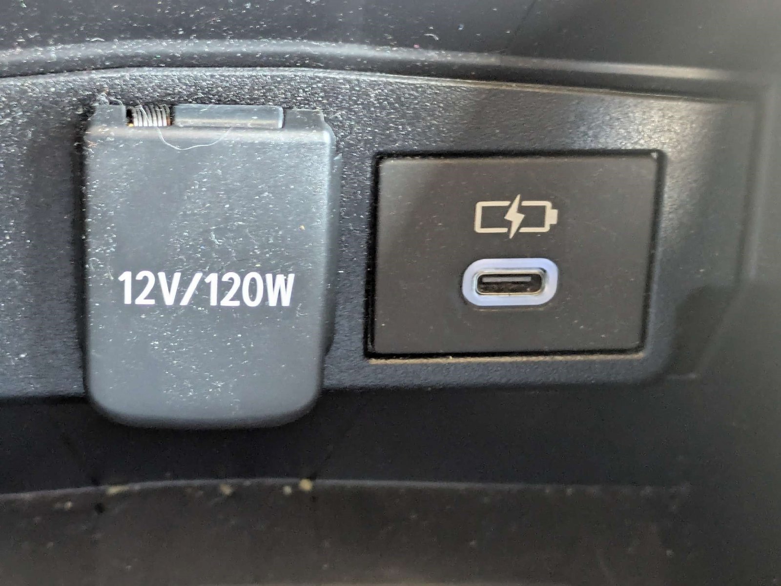 Used 2025 Toyota Corolla LE FWD image 22