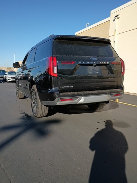 Certified 2025 Ford Expedition Platinum AWD/4WD image 4