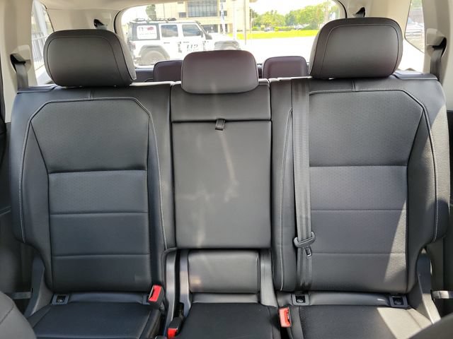 Used 2021 Volkswagen Tiguan SE FWD image 18