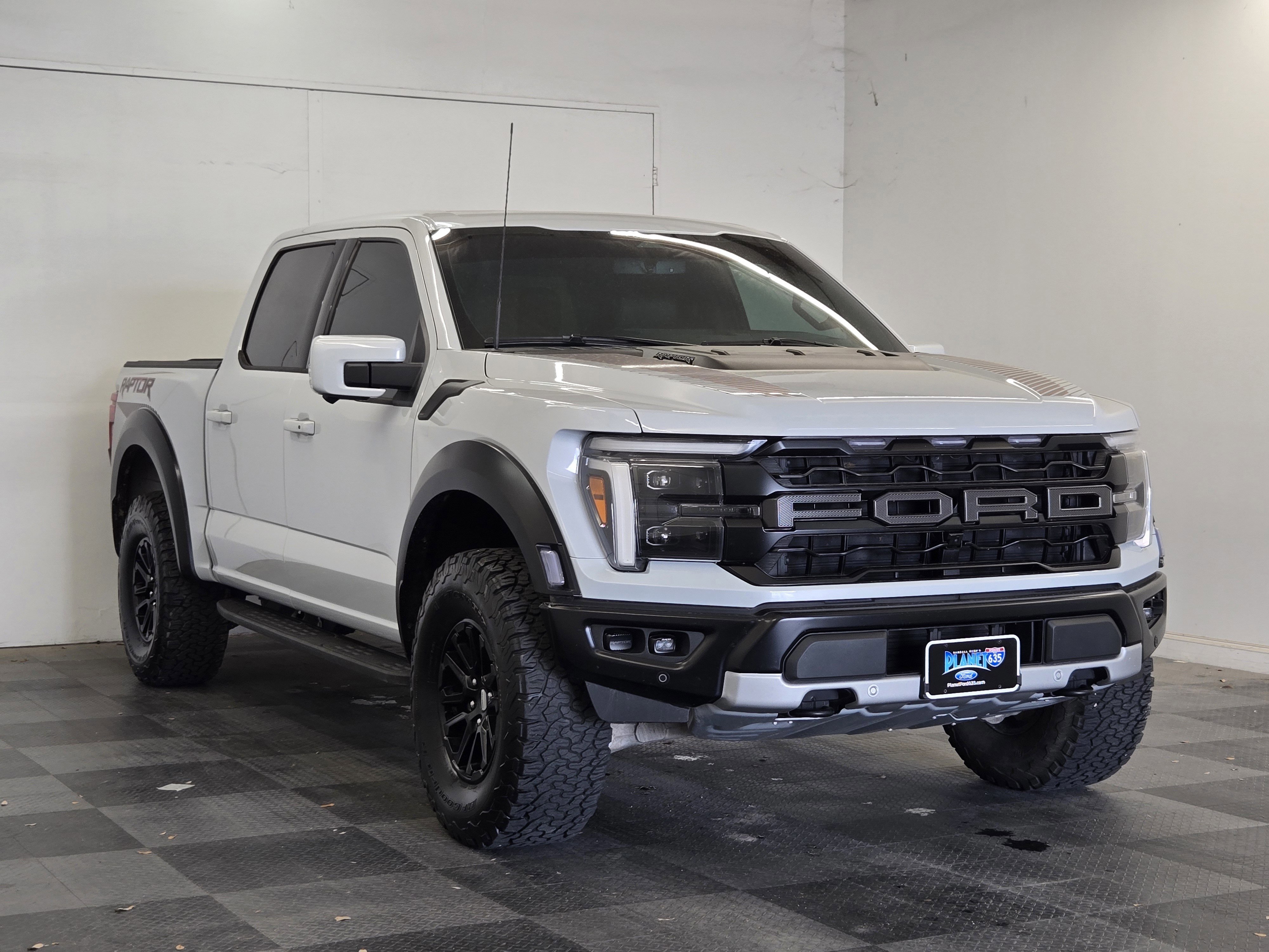 Certified 2025 Ford F150 Raptor AWD/4WD image 6