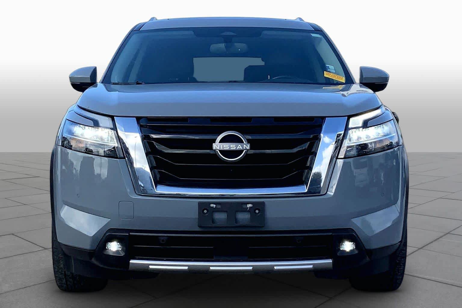 Used 2022 Nissan Pathfinder Platinum AWD/4WD image 4
