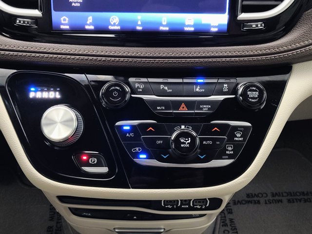 Used 2021 Chrysler Pacifica Touring-L w/ Uconnect Theater Family Group FWD image 39
