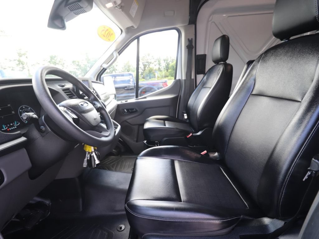 Certified 2025 Ford Transit 250 148 High Roof Extended RWD image 2