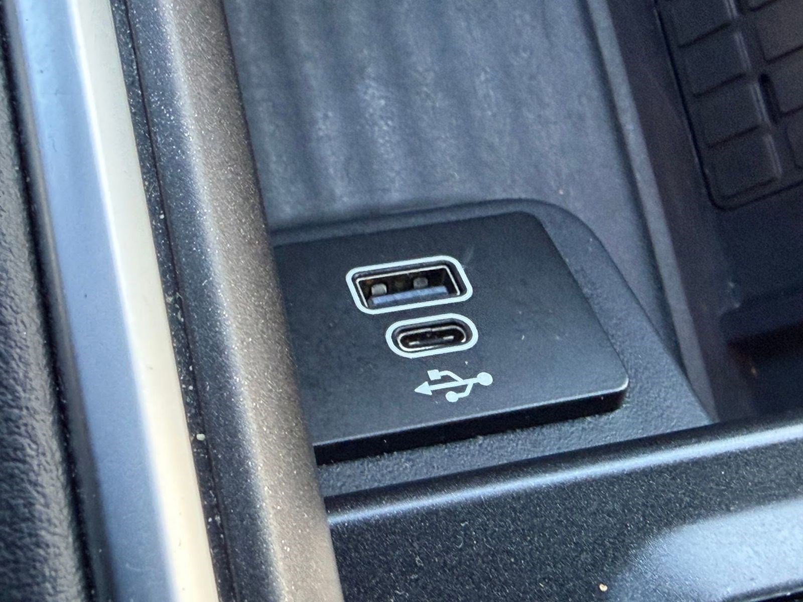 Certified 2025 Ford Expedition Platinum image 31