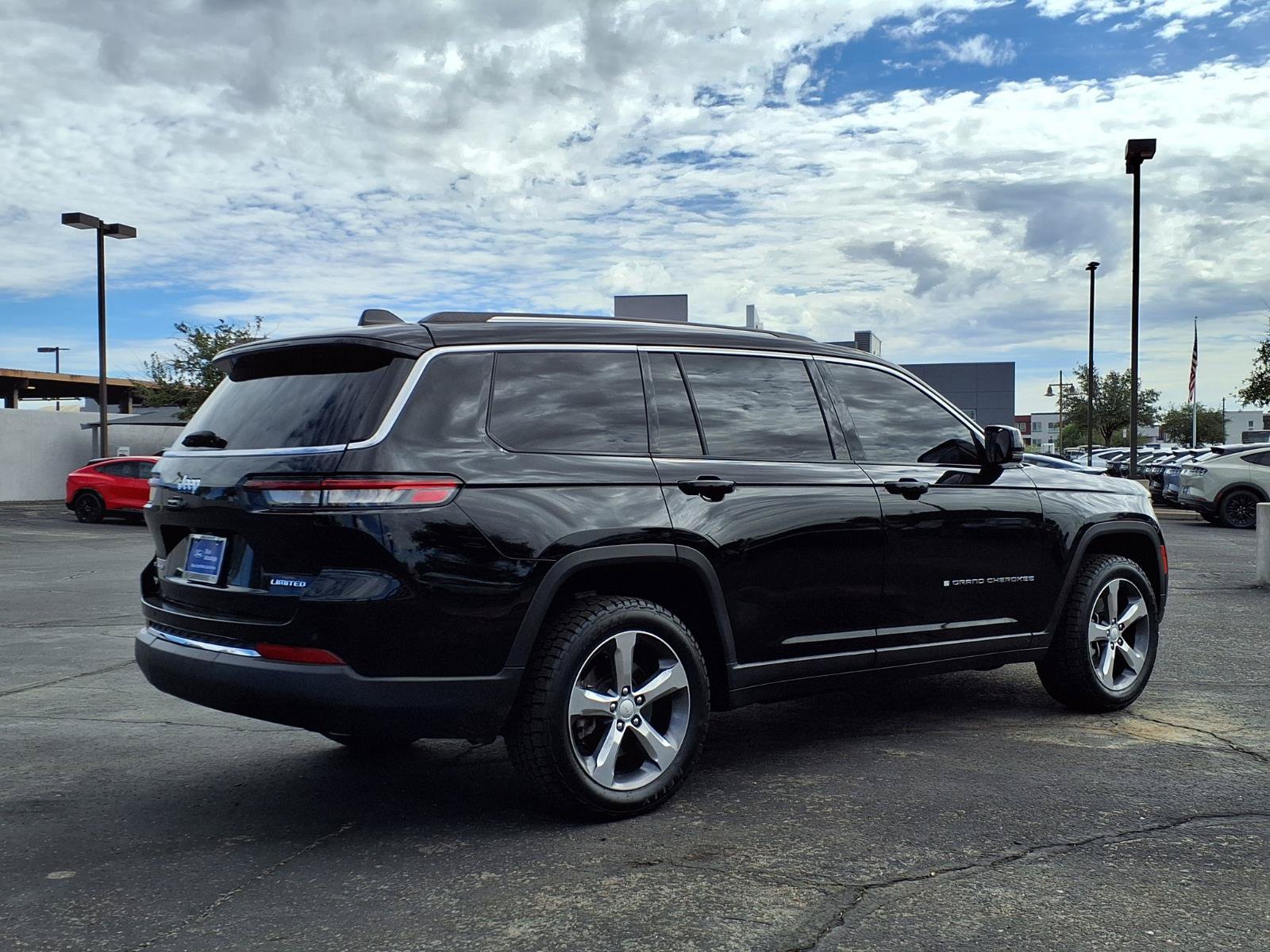 Used 2022 Jeep Grand Cherokee L Limited AWD/4WD image 6