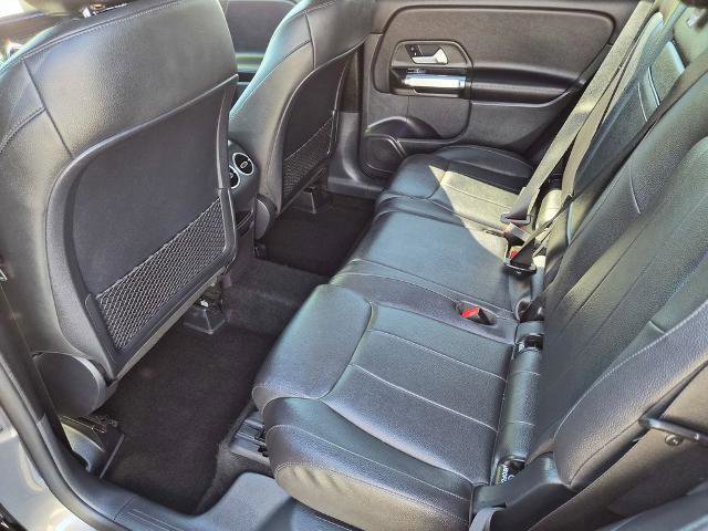 Used 2023 Mercedes-Benz GLB 250 w/ Premium Package image 11