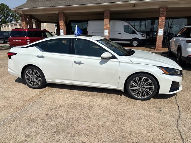 Used 2023 Nissan Altima 2.5 SL FWD image 7