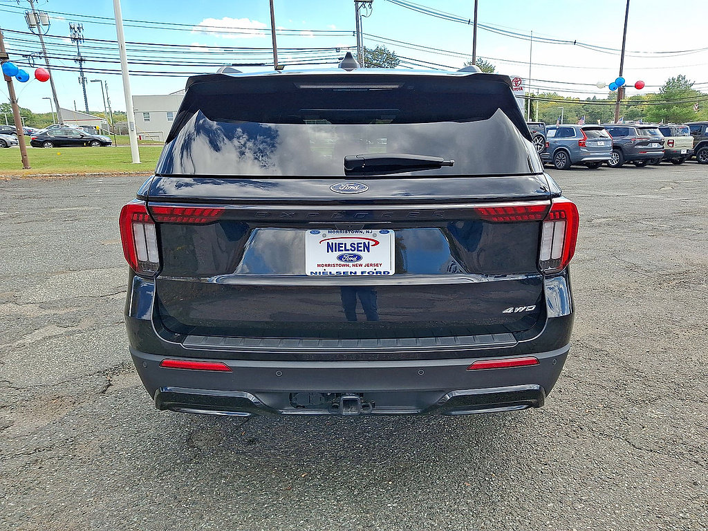 Certified 2025 Ford Explorer ST-Line w/ ST-Line Street Pack AWD/4WD image 7