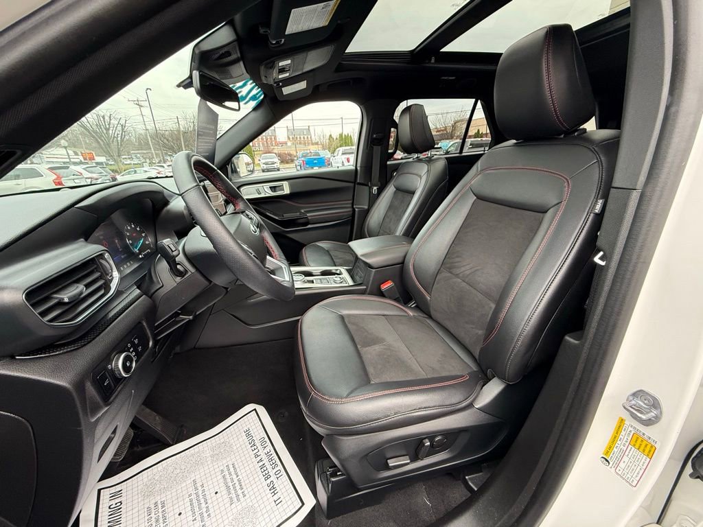 Certified 2023 Ford Explorer ST-Line w/ Class IV Trailer Tow Package image 16