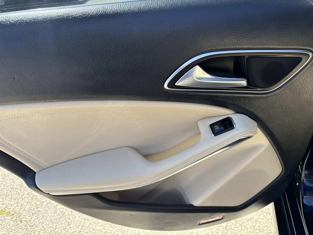 Used 2018 Mercedes-Benz CLA 250 image 11