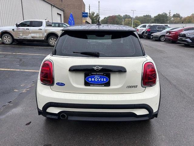 Used 2023 MINI Cooper 2-Door Hardtop image 4