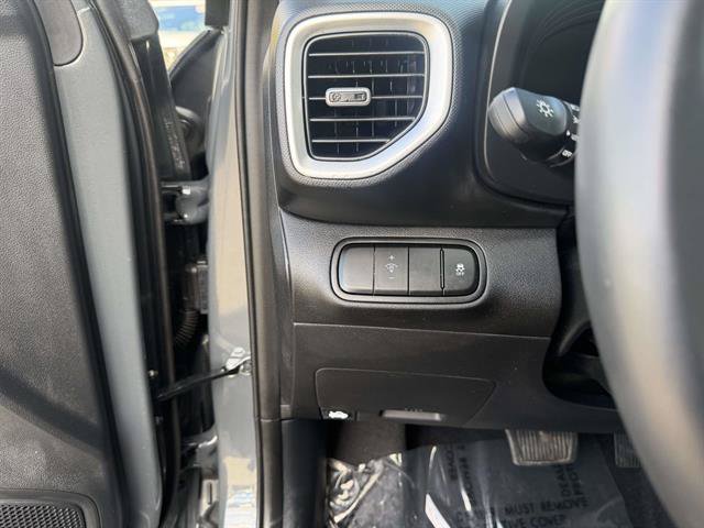 Used 2026 Hyundai Venue SEL FWD image 14