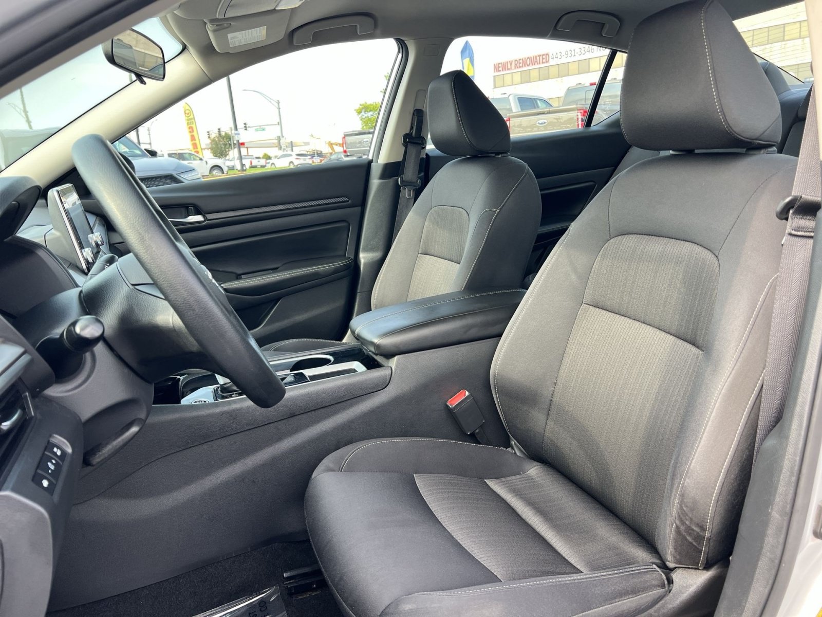 Used 2024 Nissan Altima 2.5 SV FWD image 13