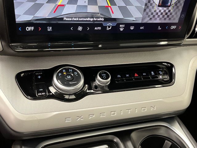 Certified 2025 Ford Expedition Active AWD/4WD image 27