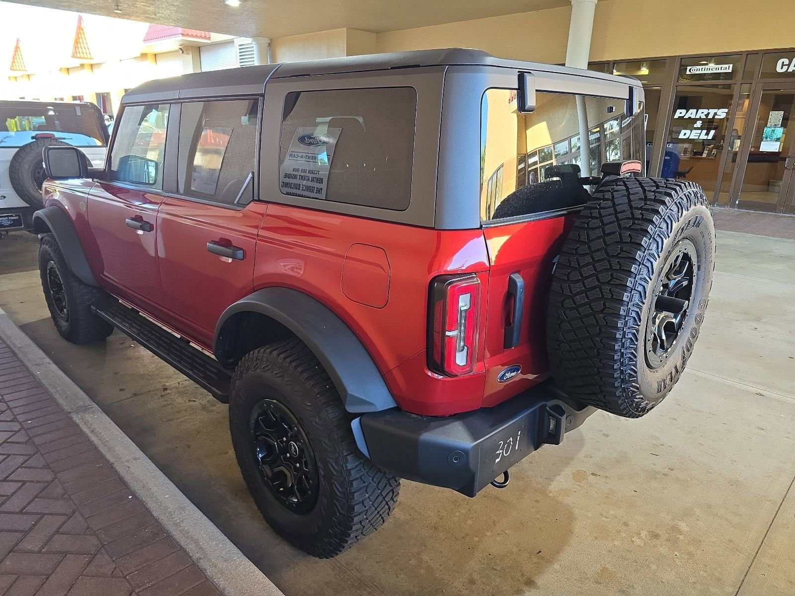 Certified 2024 Ford Bronco Wildtrak AWD/4WD image 2