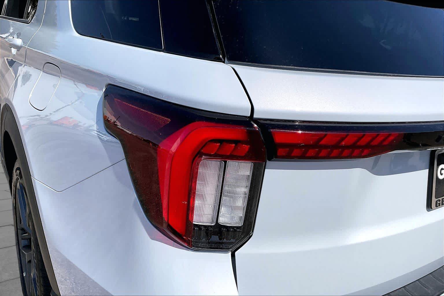 Certified 2026 Ford Explorer ST-Line w/ ST-Line Street Pack RWD image 27