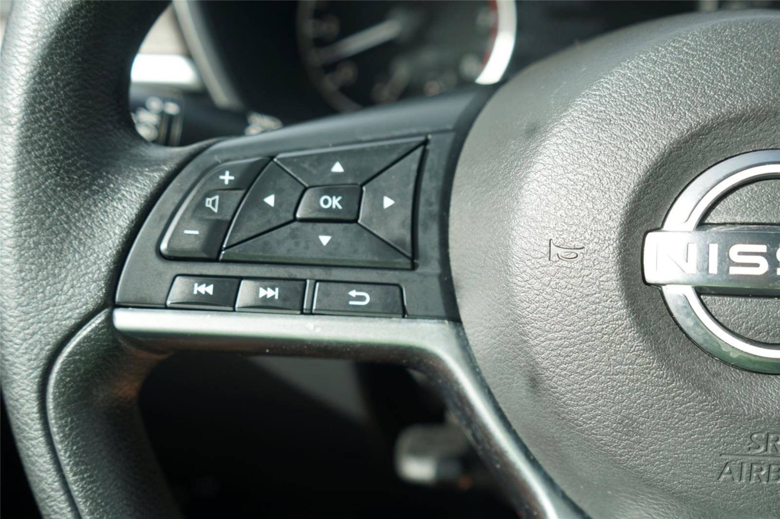 Used 2024 Nissan Altima 2.5 SV FWD image 17