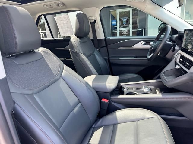 Certified 2025 Ford Explorer Active w/ Active Comfort Package AWD/4WD image 57