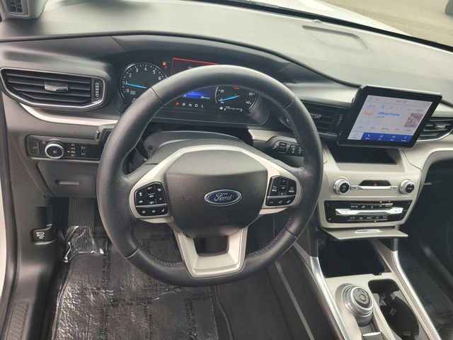 Certified 2023 Ford Explorer XLT w/ Equipment Group 202A AWD/4WD image 30
