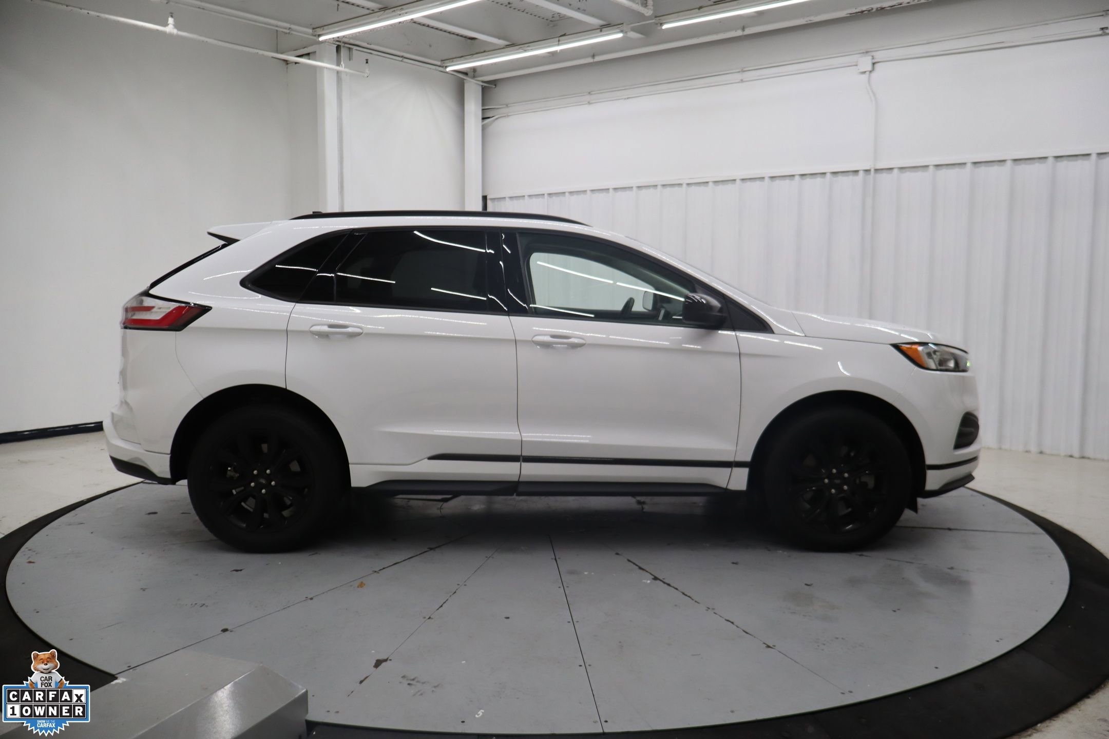 Certified 2023 Ford Edge SE w/ Black Appearance Package AWD/4WD image 2
