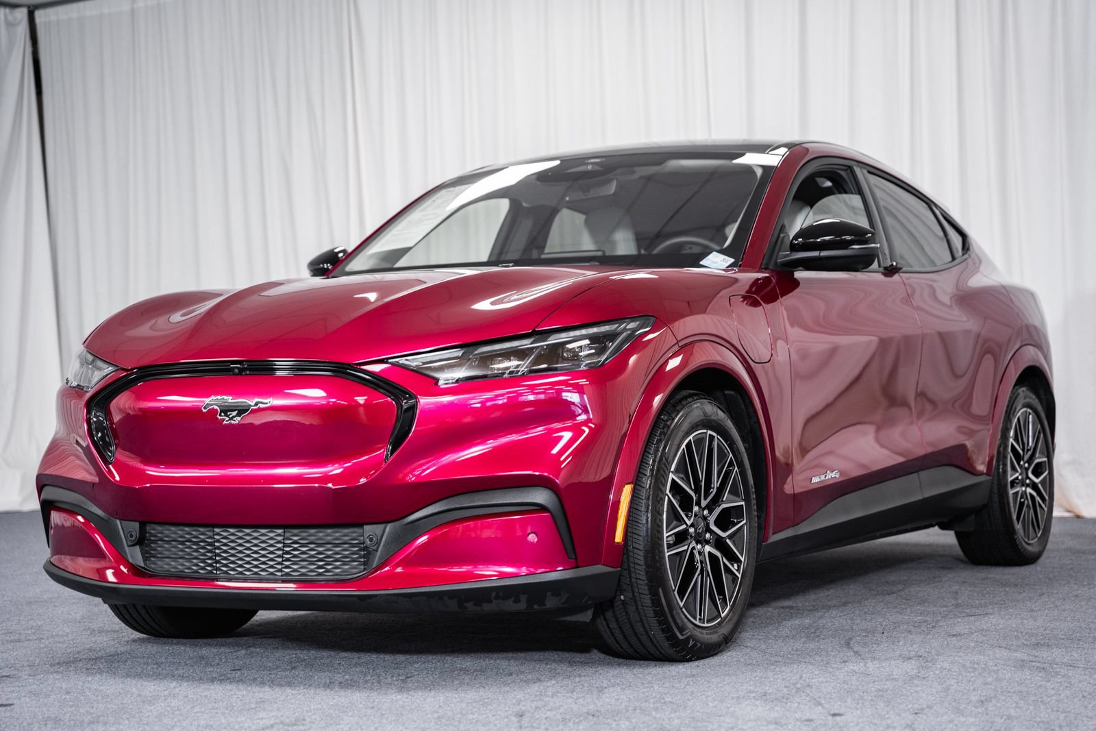 Certified 2025 Ford Mustang Mach-E Premium AWD/4WD image 3